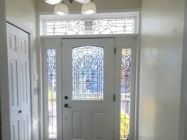 561 Avenue East image 12 of 36