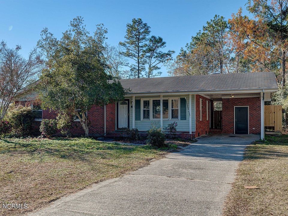1st image of 70 Willetts Dr