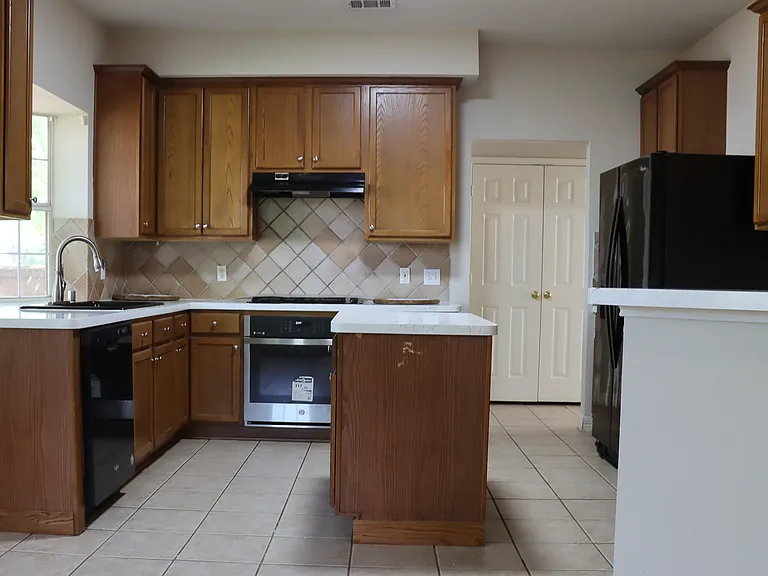 4021 Aladdin Dr — Photo 7
