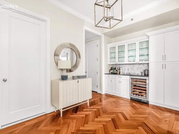 400 East 51st Street 11C image 3 of 14
