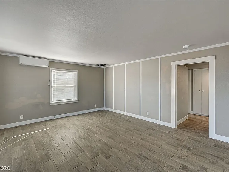 632 Avenue D — Photo 5