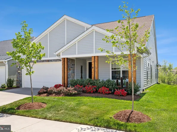 108 Witherod Ct, Lake Frederick, VA 22630