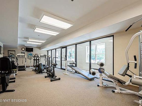 4th image of 4545 W Touhy Ave APT 404