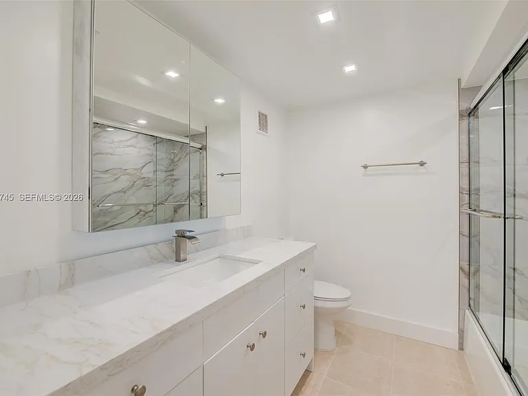 200 Lakeview Dr #211 — Photo 21