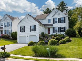 400 Carpenters Cove Ln, Downingtown, PA 19335