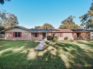 1605 N Bridge St, Victoria, TX 77901
