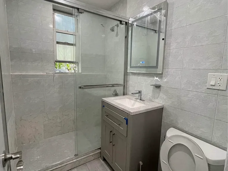 2222 E 24th St #1 — Photo 6