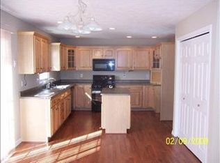608 Windsor Way, Heyworth, IL 61745