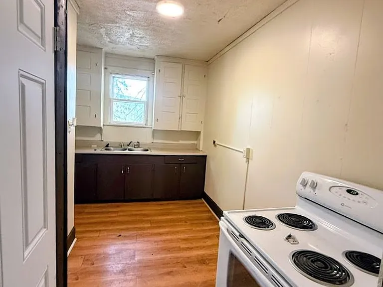 2048 2nd St NE — Photo 12
