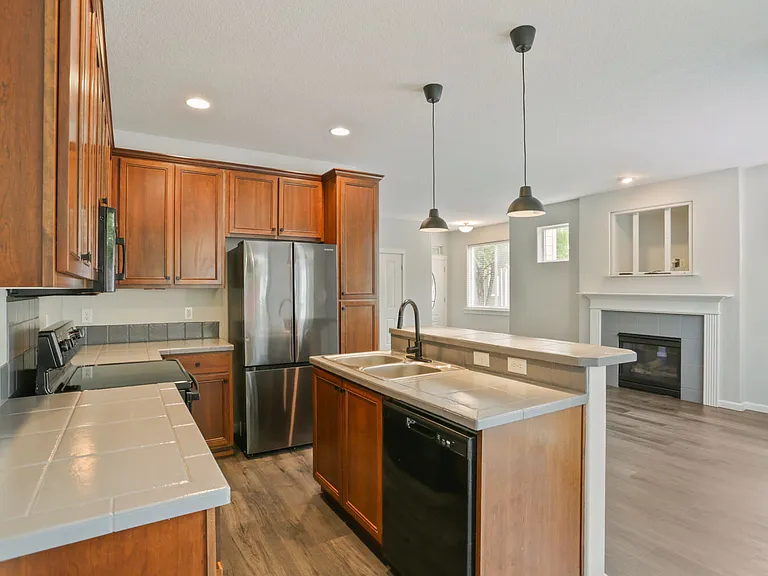 1958 NW Florence Ave #1958 — Photo 13