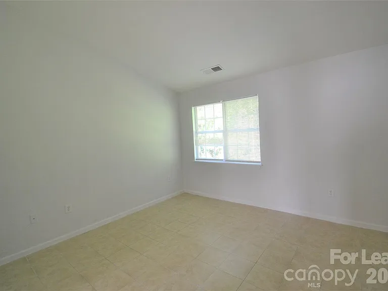 7539 Petrea Ln — Photo 14