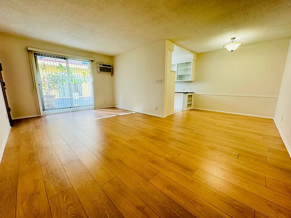 1211 N Ogden Dr