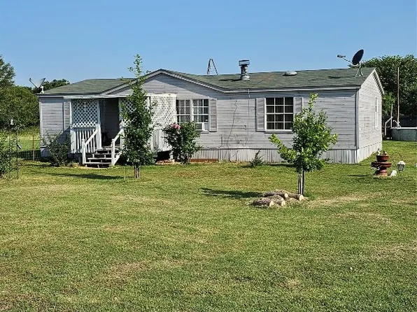 901 Steinway Ln, Cleburne, TX 76031
