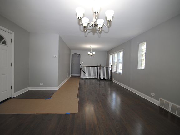 4th image of 5448 W Cornelia Ave