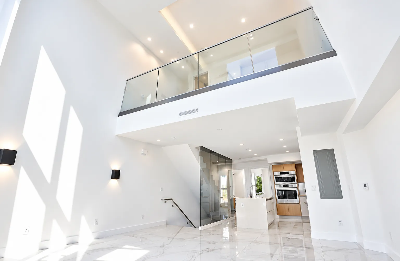 2 bed, 2.5 bath, 1645 sqft, $7,800 — Photo 1
