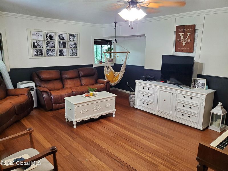 3rd image of 3512 New Street