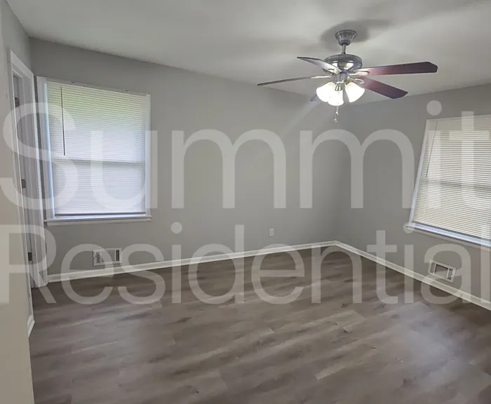 12805 Ewing Ave — Photo 13