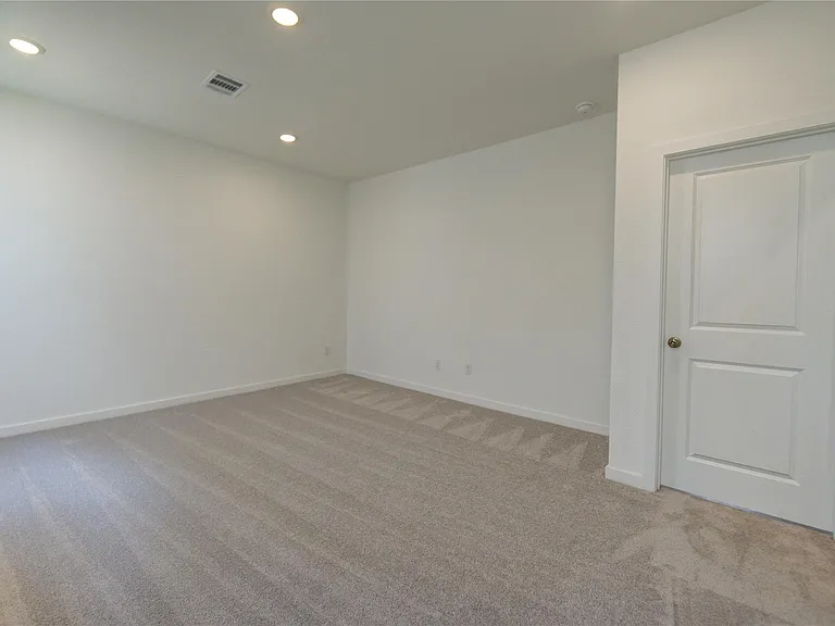 1047 Blue Stone Dr — Photo 40