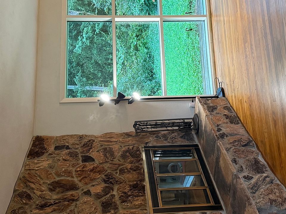 2nd image of 12 Montclair Rd
