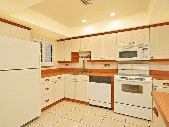 3rd image of 1216 Admiralty Blvd #1