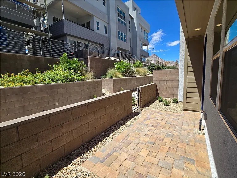 659 Fortis Creek St — Photo 4