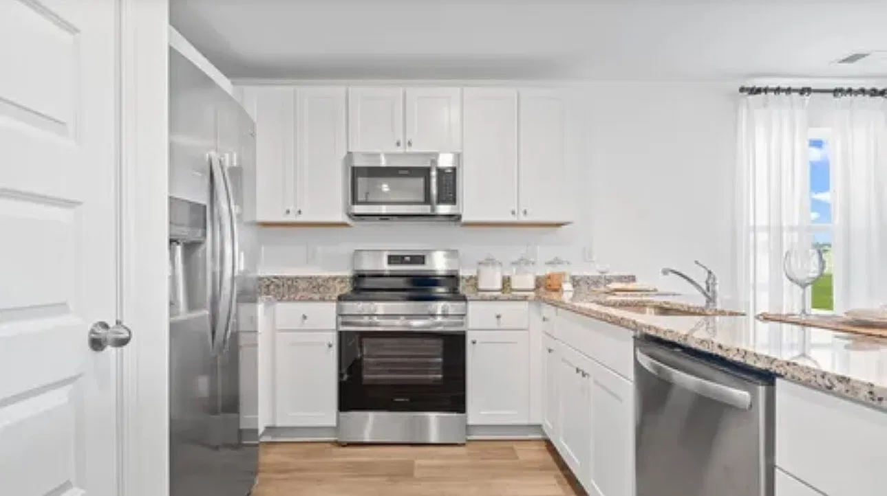 3 bed, 1474 sqft, $2,200 — Photo 3