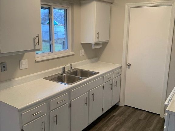 5th image of 7231 Sancroft Dr