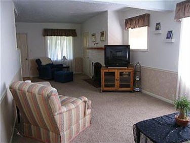 3rd image of 272 The Brooklands Ave