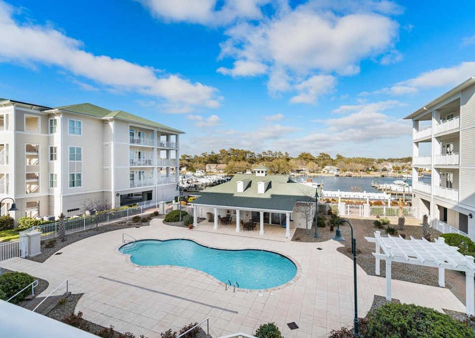 1st image of 150 Lands End Ct #B12