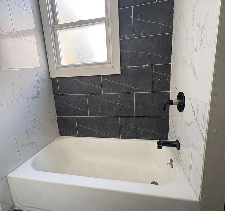 1st image of 154 Sanford St #4