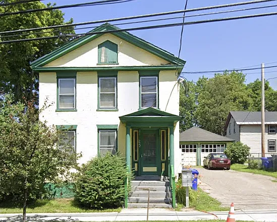 222 Maple St #2 — Photo 9