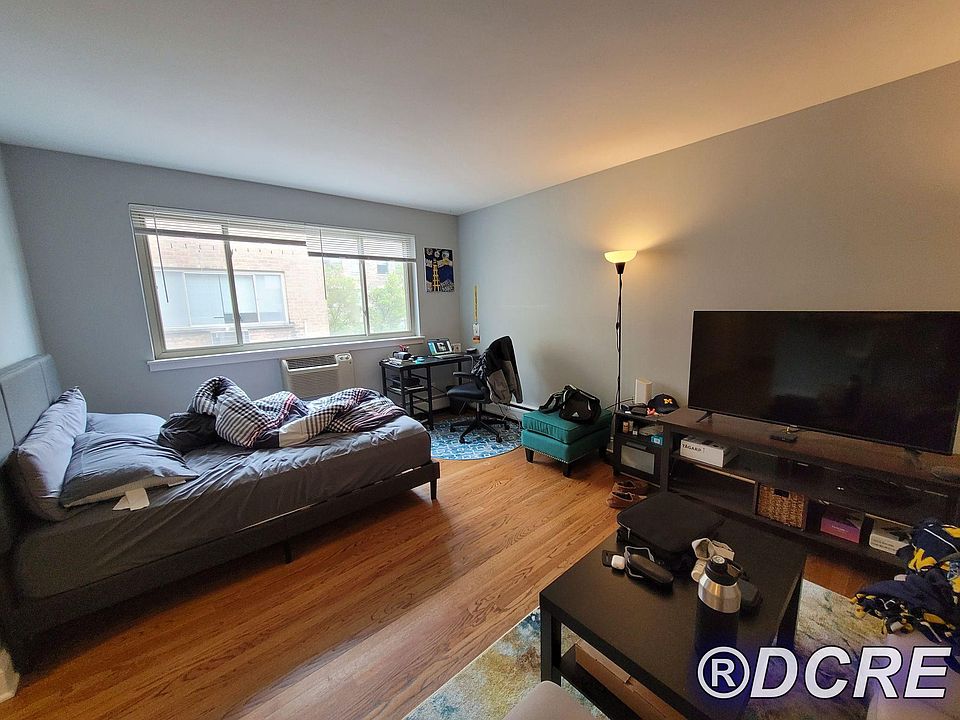 1st image of 2827 N Cambridge Ave APT 506