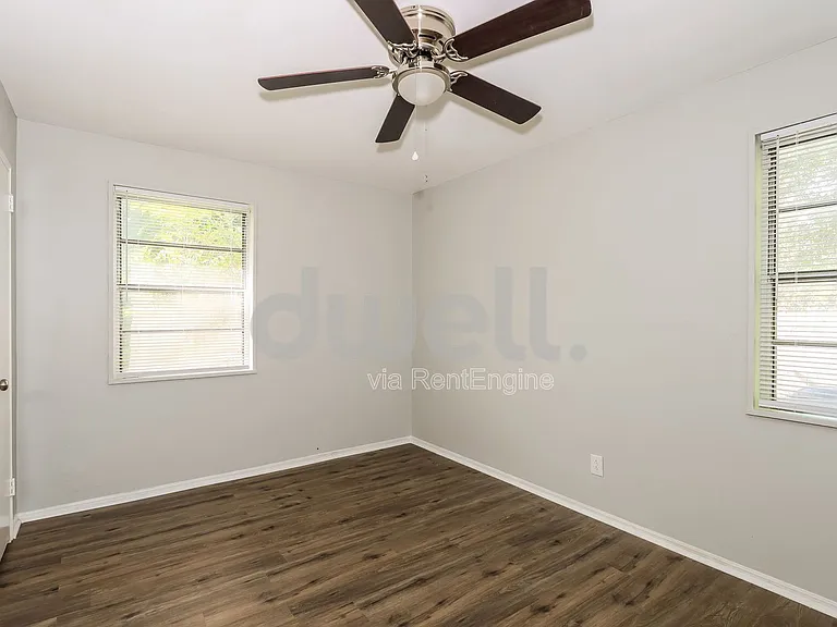 778 Vincent Ave NE — Photo 8