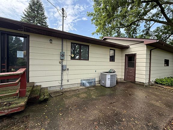 3rd image of 388 E Main St