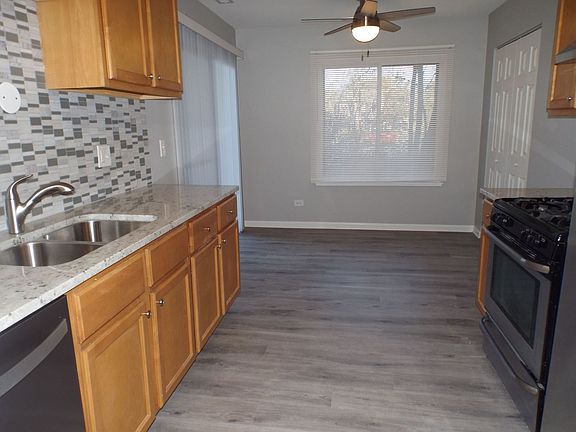5th image of 820 Yosemite Trl APT A