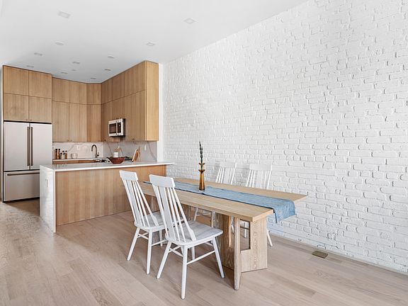4th image of 112 Luquer St #2