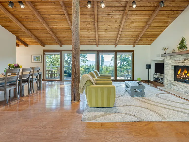 4120 Pine Meadows Way — Photo 3