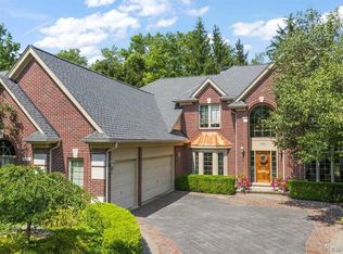 7550 Promontory Pointe, West Bloomfield, MI 48322