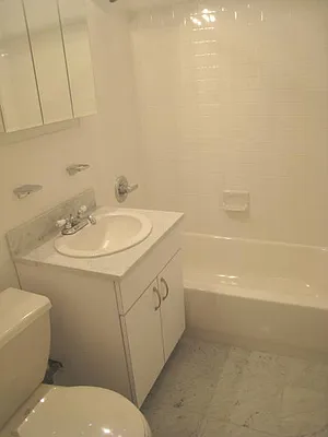 Rented by City Connections Realty | media 6