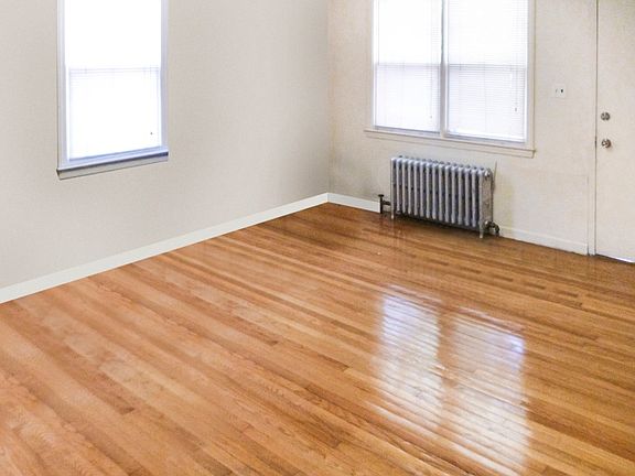 4th image of 2132 Victory Blvd Ste 1