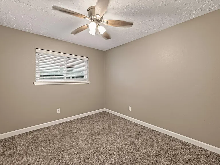 7338 Cornwall Bridge Ln — Photo 22