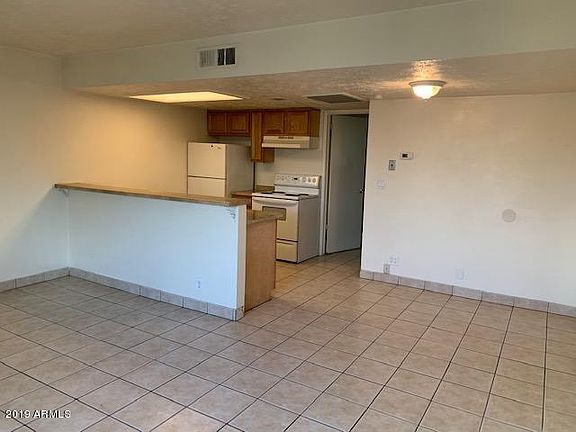 4th image of 1426 N Shill Dr