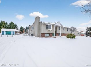 3965 Parsons Rd, Howell, MI 48855