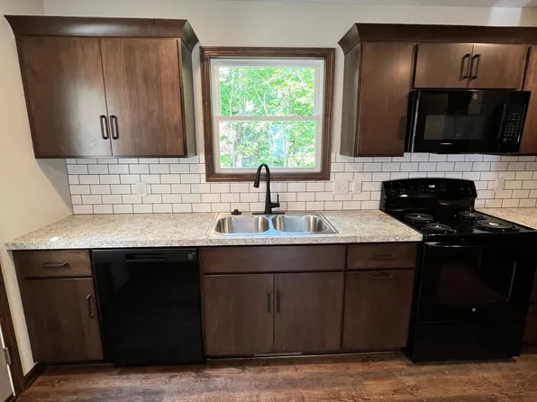 956 Albern Dr, Wooster, OH 44691