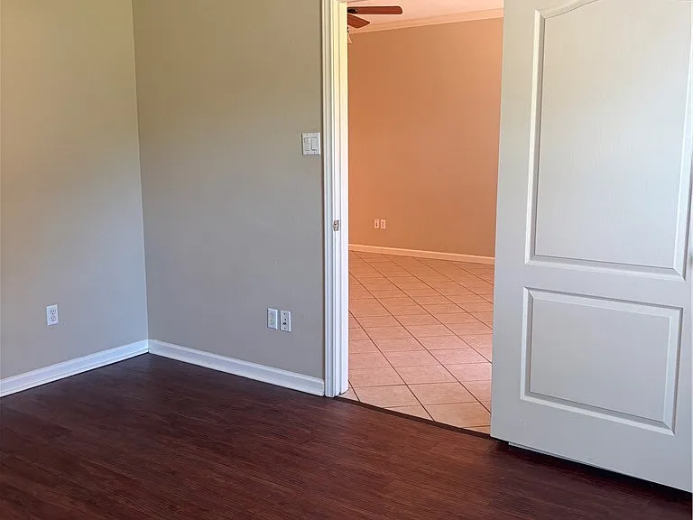 931 Moore Ave — Photo 15