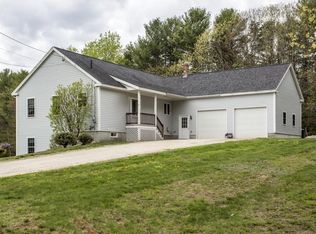 3 Hidden Oaks Dr, Freeport, ME 04032