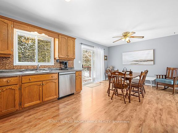 4th image of 42 Springbrook Rd