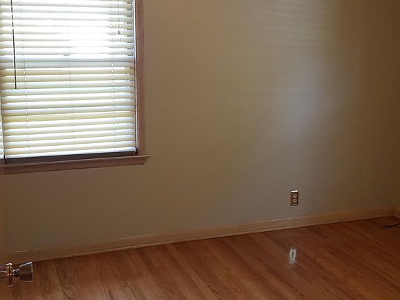 5th image of 866 S 39th St