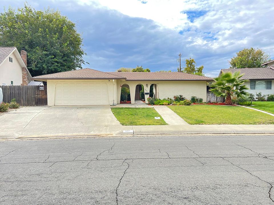 1st image of 501 Greenwood Dr