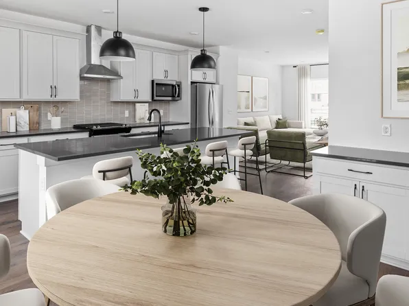 Fletcher Balcony Plan, Everly